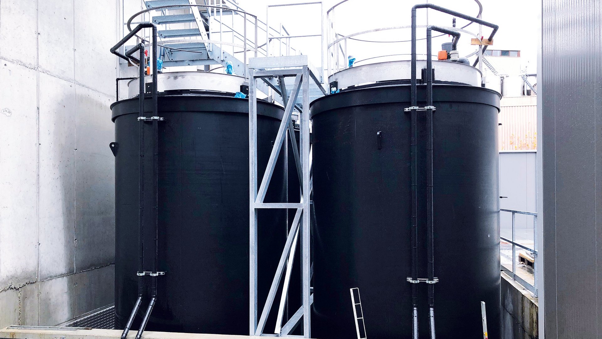 Process plants made of plastic to handle and store chemically-corrosive, aggressive liquids safely - Colasit